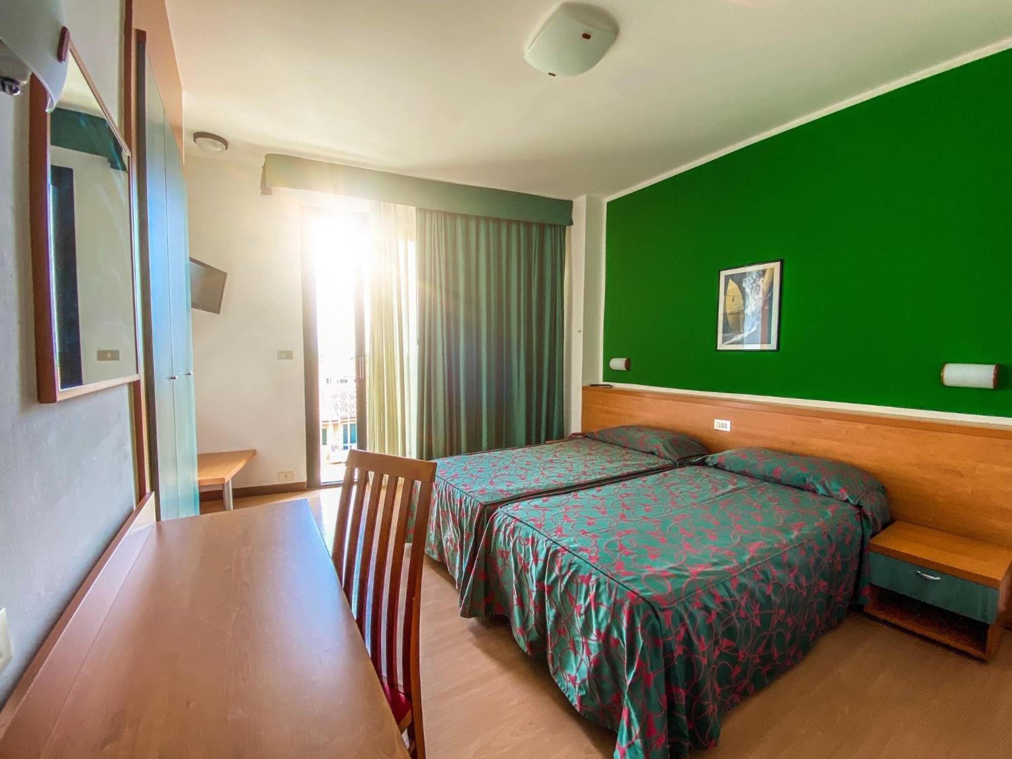 Fenix Hotel 3*